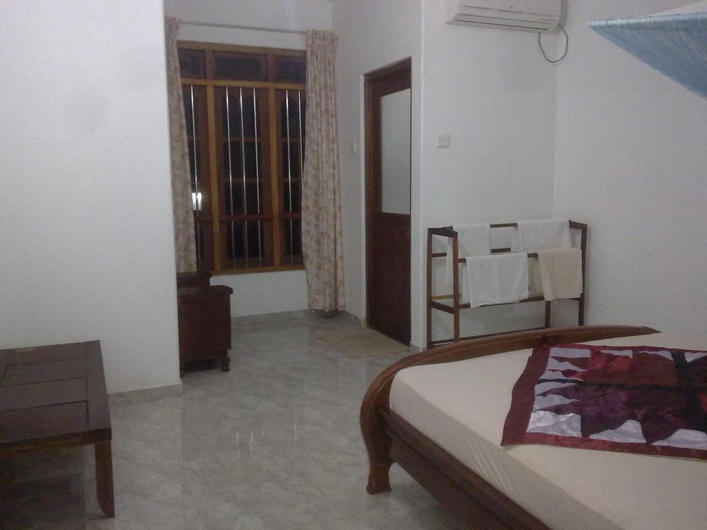 Hotel Sea Front Hikkaduwa Chambre photo