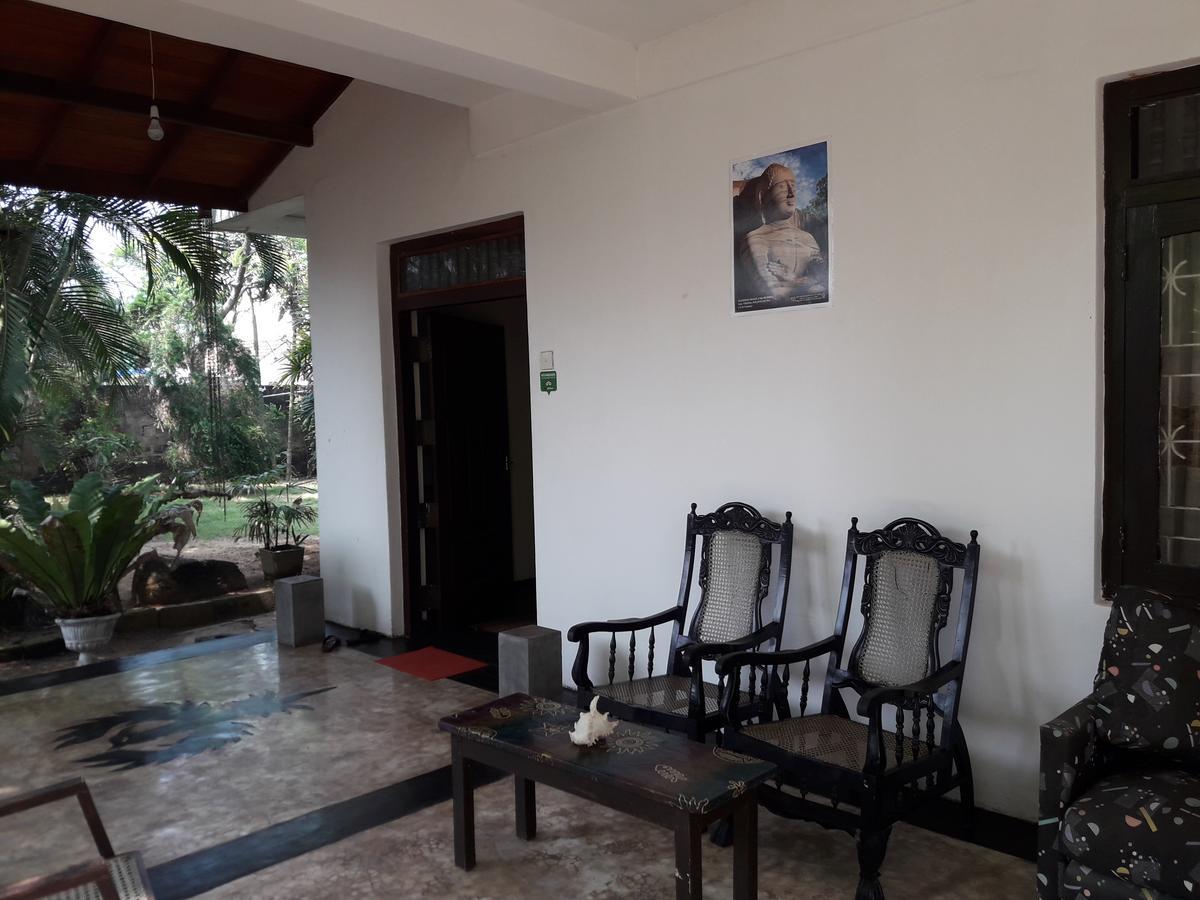 Hotel Sea Front Hikkaduwa Extérieur photo