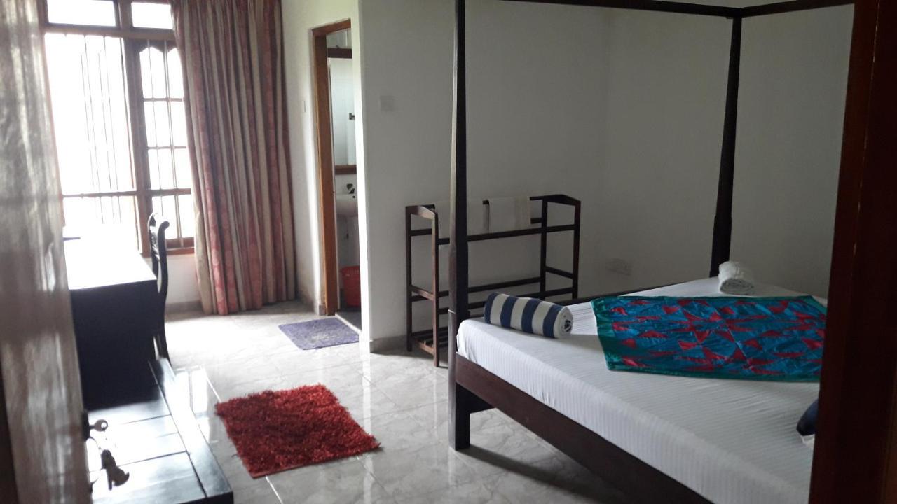 Hotel Sea Front Hikkaduwa Extérieur photo